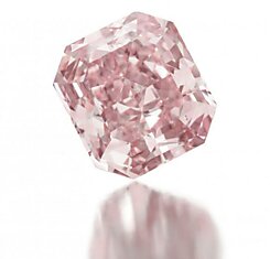 «Розовая лихорадка»: коллекционеры скупают розовые бриллианты