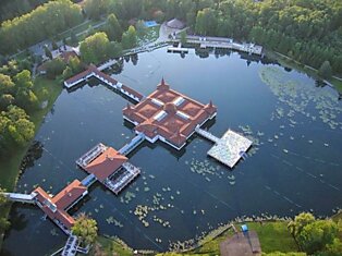 Хевиз – самое большое термальное озеро в Европе