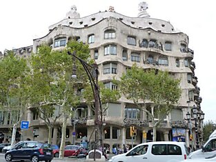 Барселона глазами Фактрума: 7 фактов о Доме Мила (А. Гауди)