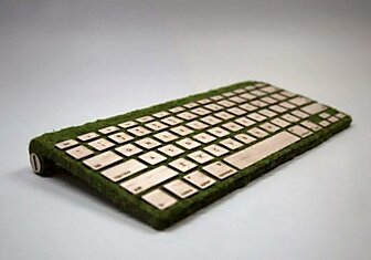 Клавиатура из дерева и мха