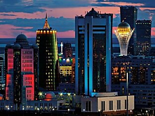Столица Казахстана, город Астана, ночью.