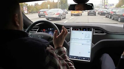 Автопилот Tesla проверили на московских дорогах