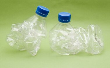 Зачем копить в доме пластиковые бутылки