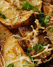 Roasted Garlic Parmesan Potatoes. Жареный картофель пармезан, чеснок