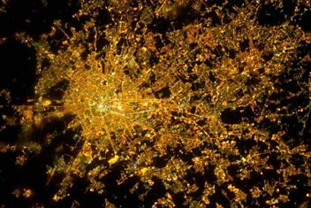 Ночные города. Вид из космоса (29 фото)