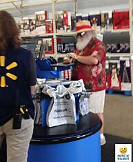 Очередная Подборка Беспощадных Посетителей Американского Супермаркета «Walmart»