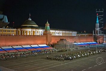 Скрытая камера: ночная репетиция парада на Красной Площади