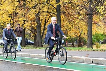 Велодорожки и парковки в Москве