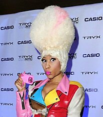 Сумасшедшие парики Nicki Minaj (20 фото)