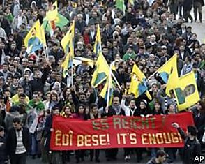 В Германии турки и курды провели митинг протеста
