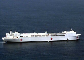 Корабль-госпиталь USNS MERCY