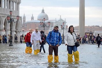 Затопленная площадь Сан-Марко, Венеция (10 фото)