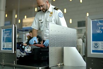На рейсы в США запретят проносить разряженные телефоны