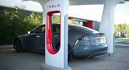 Элон Маск готов раскрыть технологии зарядки Tesla ради расширения рынка электромобилей