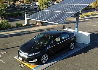 В Сан-Франциско появились бесплатные зарядные станции на солнечных батареях для электромобилей