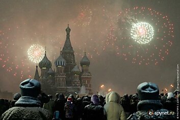 Как встречали Новый Год на Красной площади и на Таймс-сквер (15 фото)