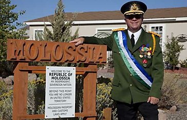 Molossia - самая маленькая республика (15 фотографий)