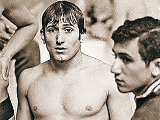 11-кратный рекордсмен мира, 17-кратный чемпион мира, 13-кратный чемпион Европы, 7-кратный чемпион СССР.