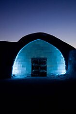Шедевр архитектуры изо льда и снега – «ICEHOTEL» в Швеции