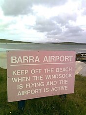 Аэропорт-пляж на острове Барра (Barra)