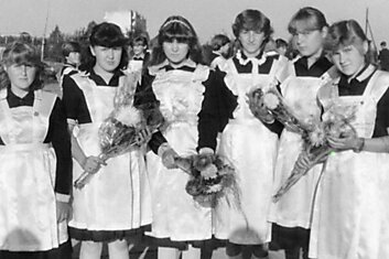 Почему многие советские школьницы в своем юном возрасте уже выглядели как тетки, смотрим старые снимки