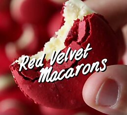 Red Velvet Macarons. Макароны Красный Бархат