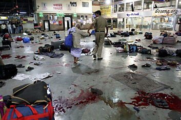 В Мумбаи в результате нападения боевиков погибли более 80 человек