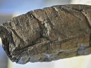 Прочитаны первые слова в спёкшихся папирусах из Геркуланума