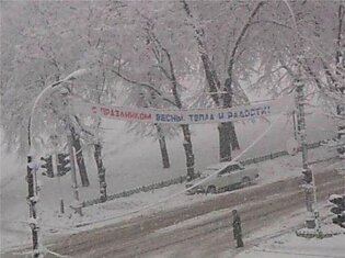 Южно-Сахалинск завалило снегом