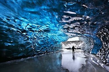 Сапфировые стены ледяной пещеры Skaftafell
