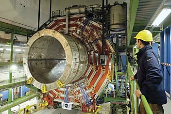 Большой адронный коллайдер (Large Hadron Collider)