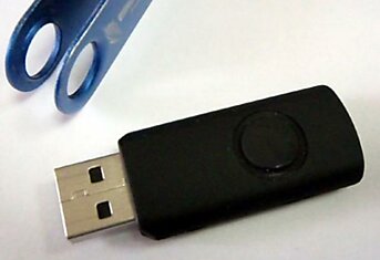 Офисные приколы с USB-флешкой
