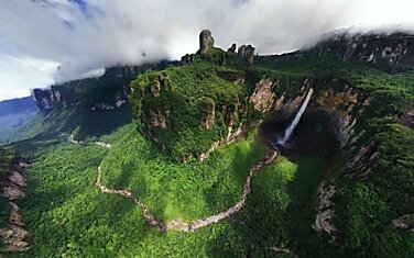 Водопад Дракон в Венесуэле, Южная Америка