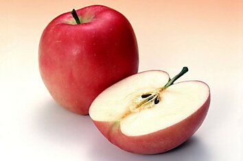 Как разделить яблоко