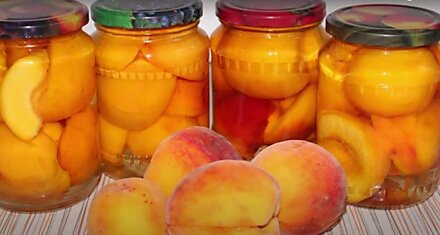В прошлом году закрыла 30 банок персиков половинками, а их всё равно оказалось мало