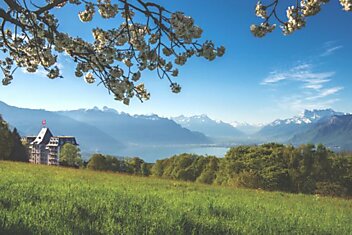 Изысканный комфорт старинного особняка на берегу Женевского озера, Швейцария