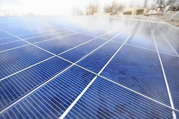Стэндфордские исследователи разрабатывают самоохлаждающиеся солнечные батареи