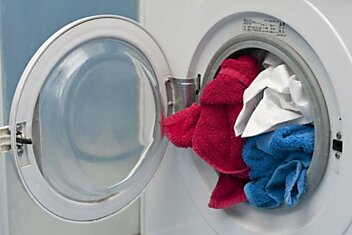 Одна из тысячи хозяек знает, что нельзя стирать в стиральной машине