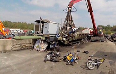 Драматическое видео конфискованных мотоциклов и квадроциклов.