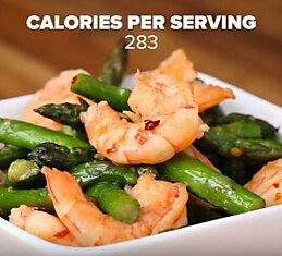 Shrimp And Asparagus Stir-Fry (Under 300 Calories). Креветки со спаржей Жаркое (до 300 калорий)