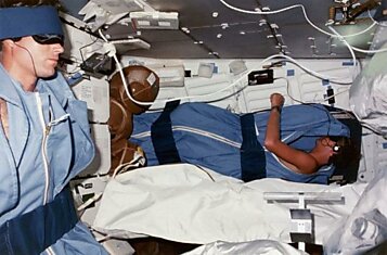 Как космонавтам спится в космосе