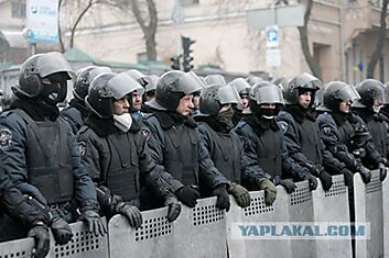 Белый дом потребовал от Януковича вывести войска