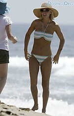Дженни Маккарти на пляже (10 фото)