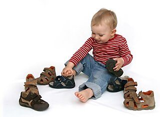 Дети быстро растут и покупка новой обуви для родителей привычное дело