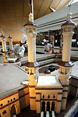 Мечеть из 150 кг шоколада в одном из отелей Индонезии