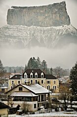 Одинокая вершина Mont Aiguille (43 фото)
