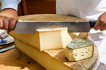 Недопустимые действия с сыром на кухне, что портят его вкус