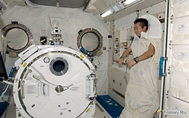 Как астронавты спят в космосе