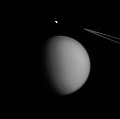 Станция Cassini прислала фото Пандоры и Титана