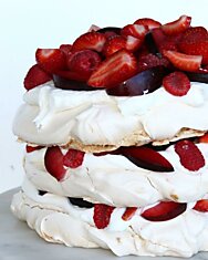 Berries And Cream Cloud Cake. Ягоды и сливки облако торт
